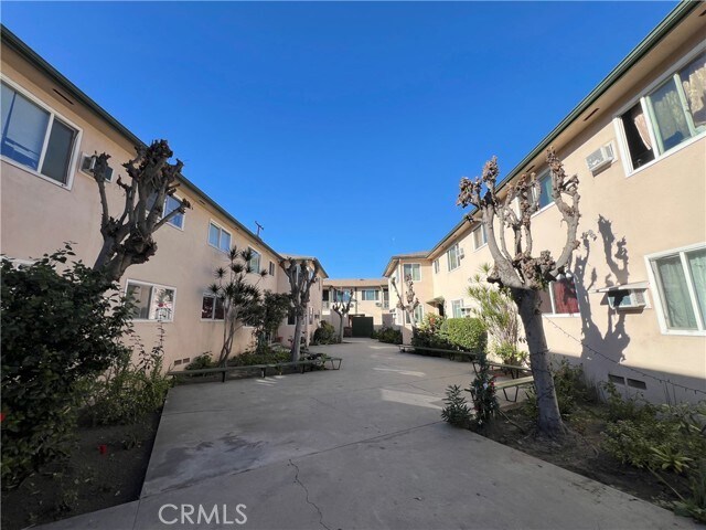 Building Photo - 6345 Templeton St