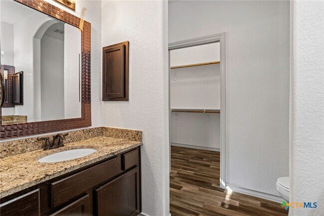 Building Photo - 1010 Tripp Ln