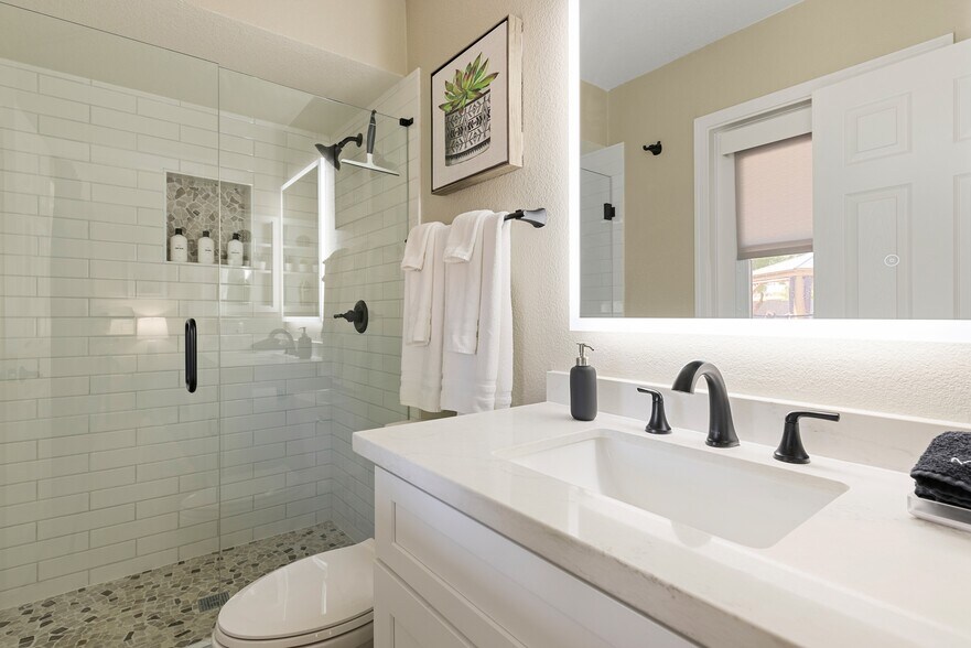Smaller Master EnSuite - 4445 E Sharon Dr