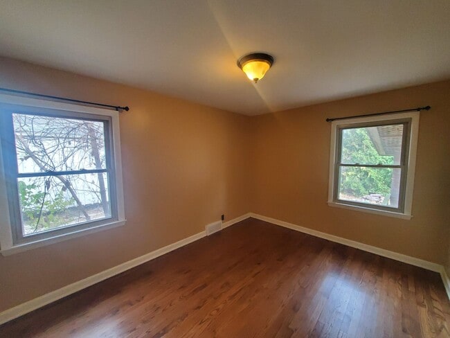 Building Photo - 3 Bedroom Single Family Glendale Home