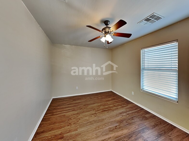 Building Photo - 7347 W St Charles Ave