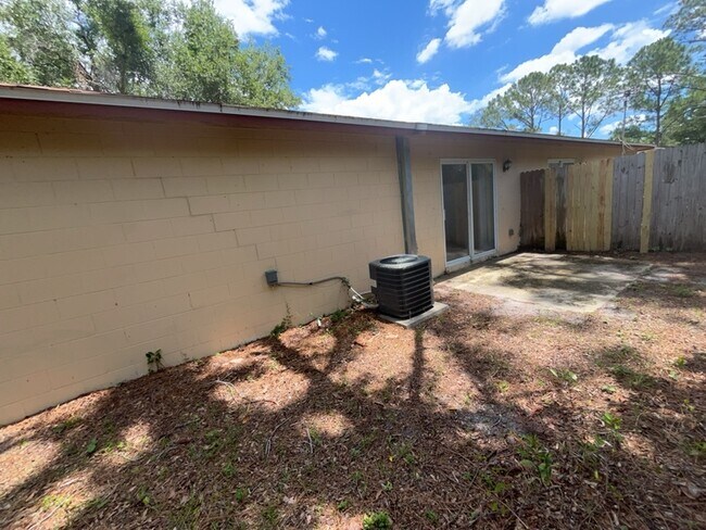 Building Photo - 3071 Willow Bend Blvd