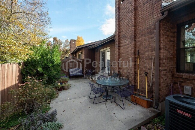 Building Photo - 1925 E 3380 S St