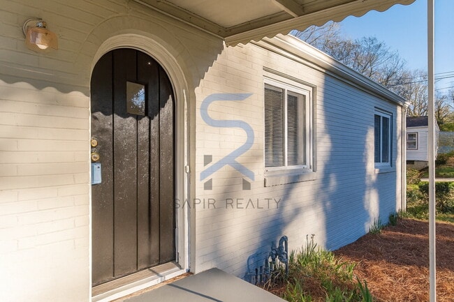 Building Photo - Move-In Ready All-Electric Home in Desirable Venetian Hills