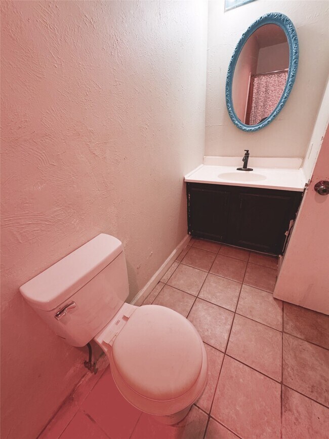 Building Photo - 2211 Mustang Springs Dr