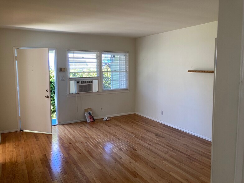 Building Photo - 2019 19th St