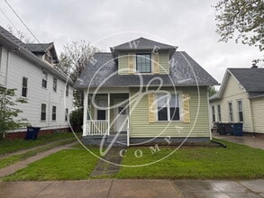 Building Photo - 346 Parker Ave