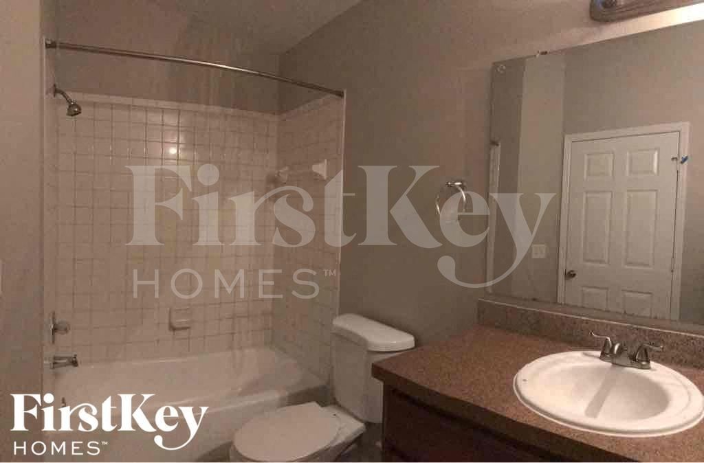 Building Photo - 6551 Viewpoint Ct