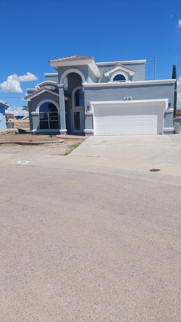 Building Photo - 3808 Tierra Allen Pl