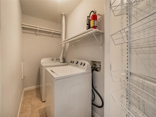 Building Photo - 3535 E NASA Pkwy