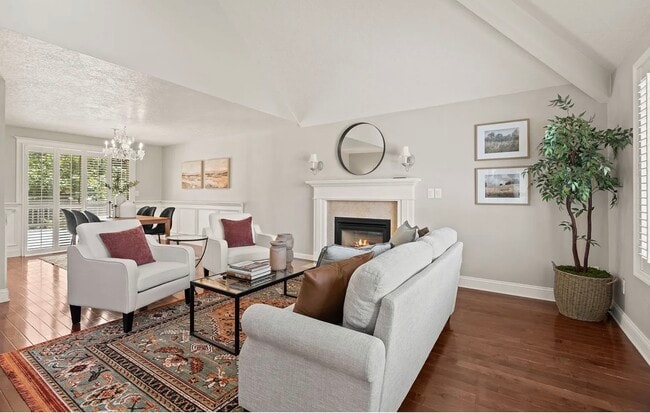 Building Photo - 1406 SE Condor Pl