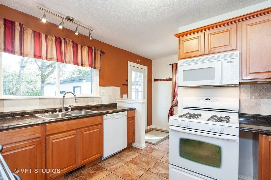 Building Photo - 804 Tomahawk Trail