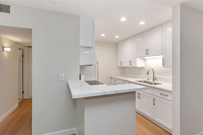 Building Photo - 6416 Friars Rd