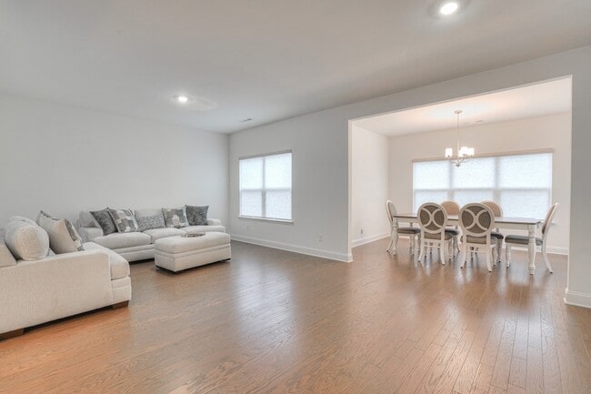 Building Photo - 2309 Laurelstone Dr