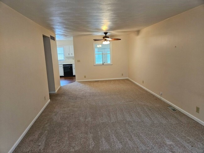 Building Photo - 121 E South St