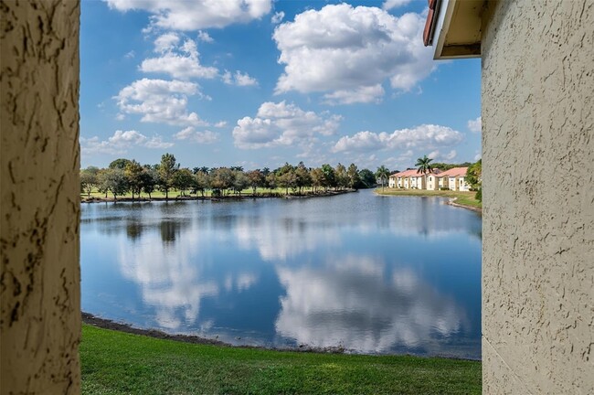 Building Photo - 731 Vista Isles Dr