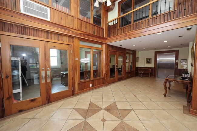 Building Photo - 1927 Harborside Dr