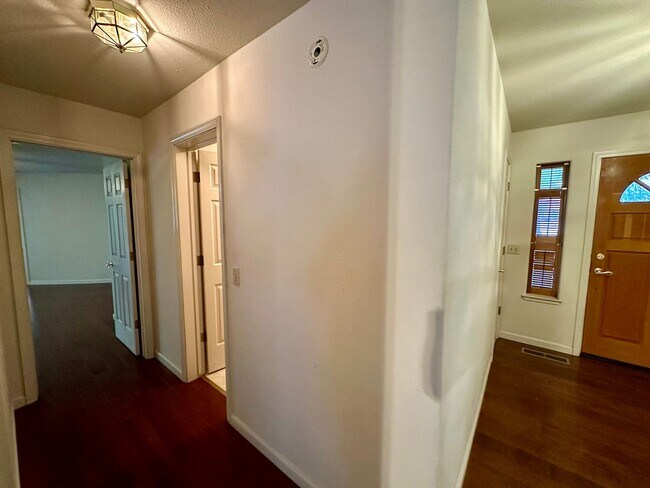 Building Photo - Downtown Nevada City Home Walking Distance...