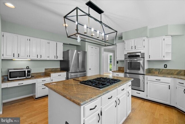 Building Photo - 8608 Oak Brook Ln