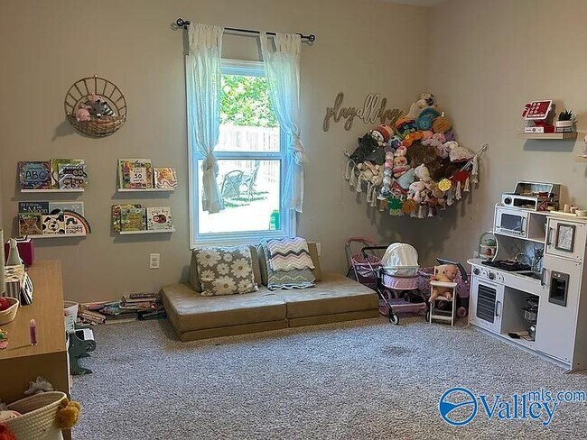 Building Photo - 4024 Rockland Cir SE