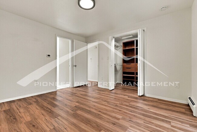 Building Photo - 648 Buchanan Ln