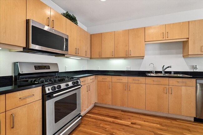 Building Photo - 5055 Addison Cir