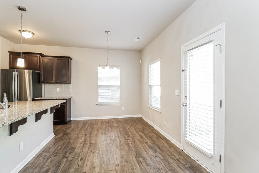 Building Photo - 1325 State Rd 2842