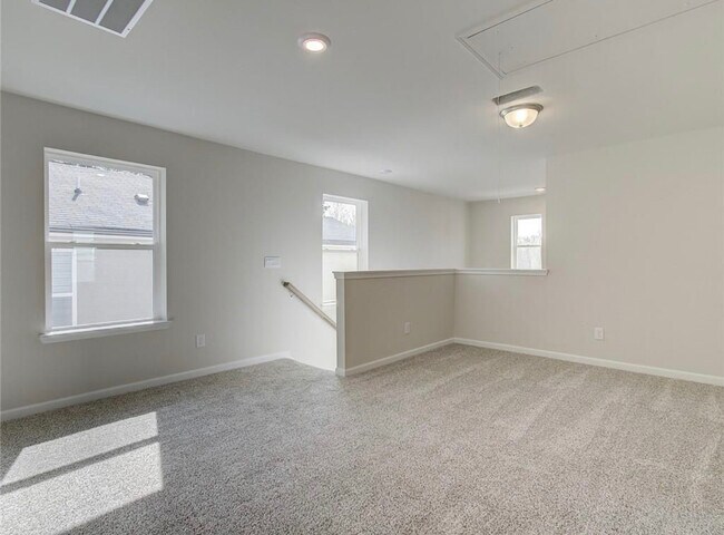 Building Photo - 205 Wells Cir