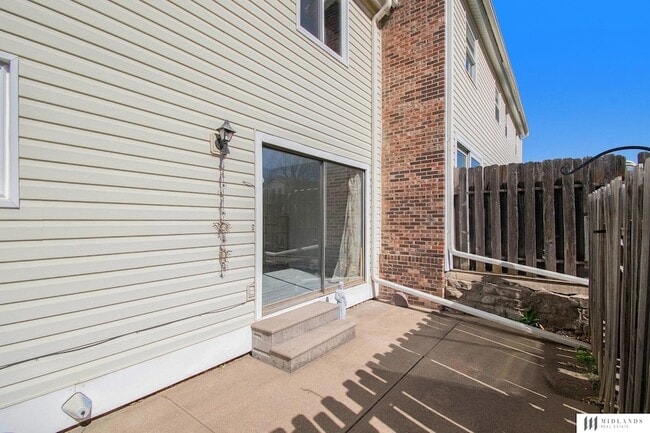 Building Photo - 1009 Willow Ave