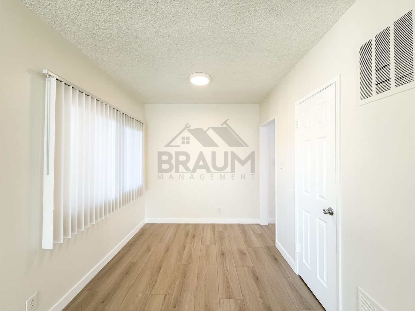 Building Photo - 5433 Sepulveda Blvd