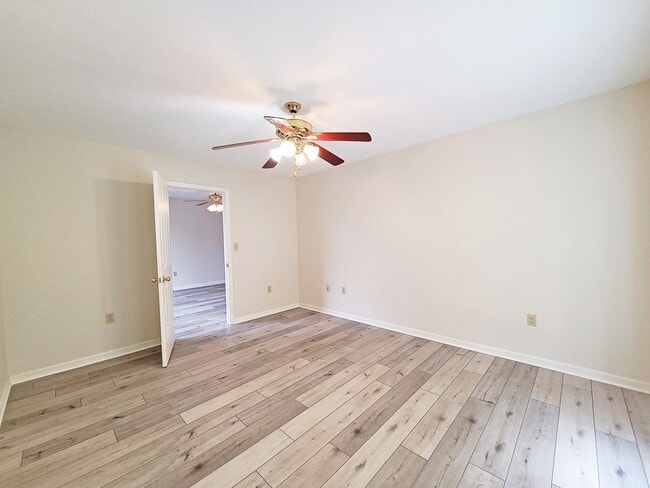 Building Photo - 330 Jones Ln