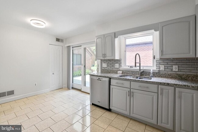 Building Photo - 11311 Harborside Cluster