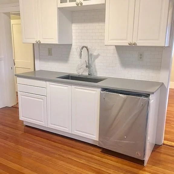 Building Photo - Available NOW! Spacious 3 BED 1 BATH in quiet neighborhood