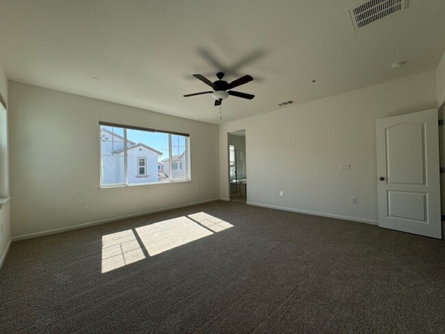 Building Photo - Luxurious 4-Bedroom Home in Gilroy’s Weste...