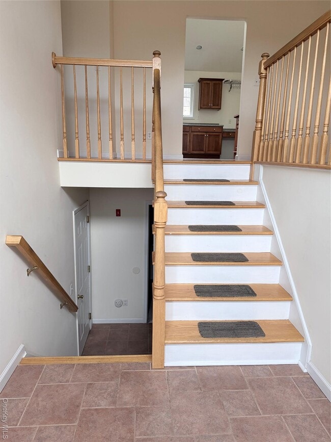 Building Photo - 1043 Roosa Gap Rd