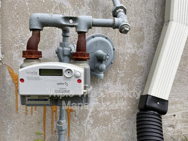 Building Photo - 2733 Tiara Dr