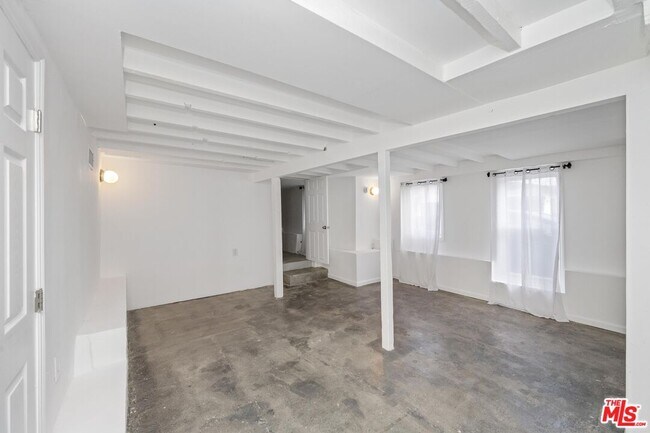 Building Photo - 1664 W 12th St