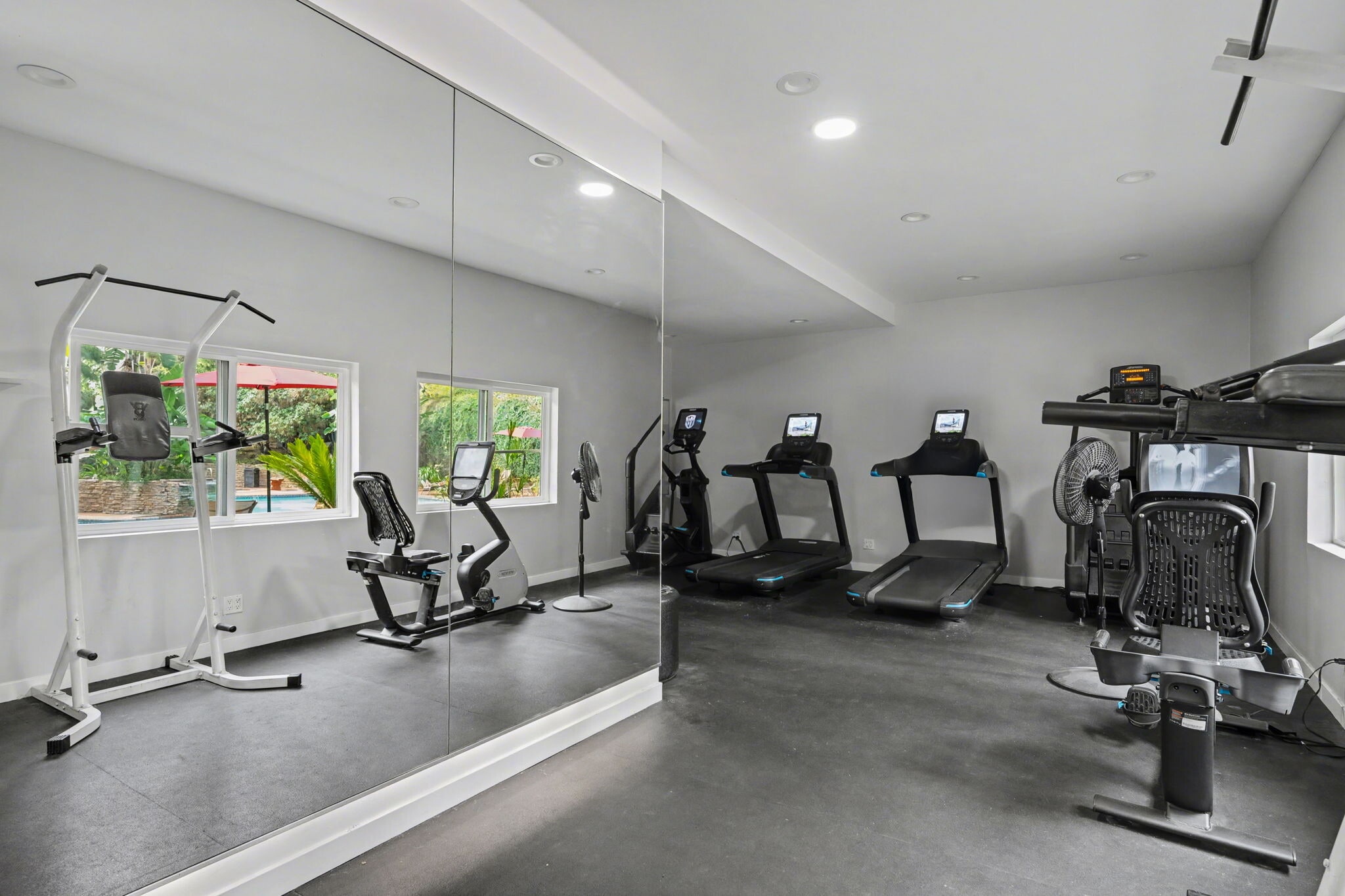 Building Photo - 2700 Cahuenga Blvd E