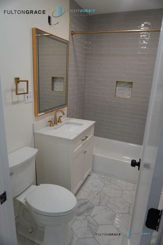 Building Photo - 4636 N Hamilton Ave