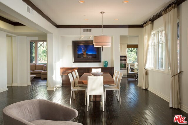 Building Photo - 6241 Crescent Park W