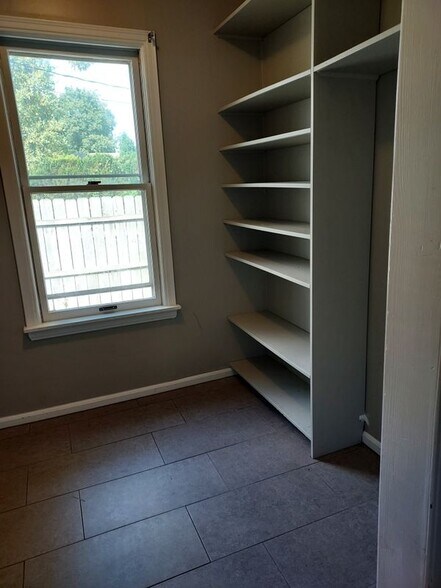 Building Photo - 3268 Prairie Ave