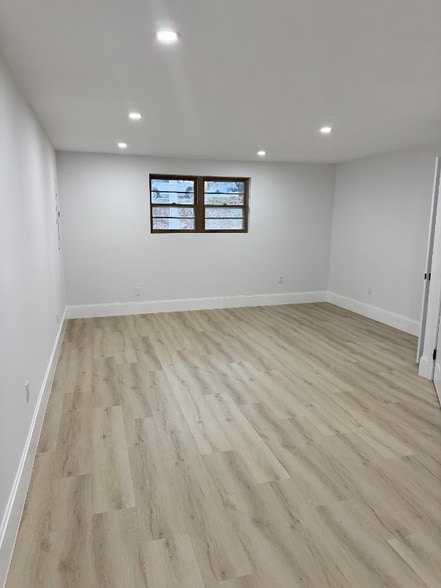 Building Photo - 26 Woodland Cir