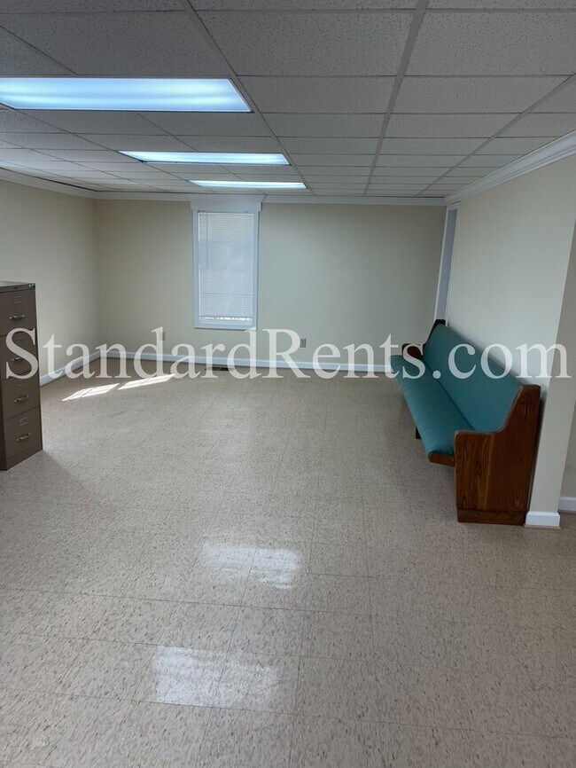 Building Photo - 6320 Cooper St