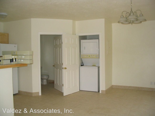 Building Photo - 717 Camino Porvenir