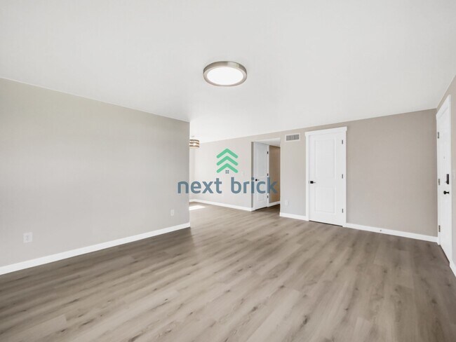 Building Photo - Beautiful 3 beds, 1 bath Single Family Home is available for Rent in Renton!