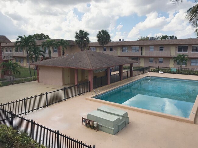 Building Photo - Nice 2-1 Condo Apartment with Central AC, ...