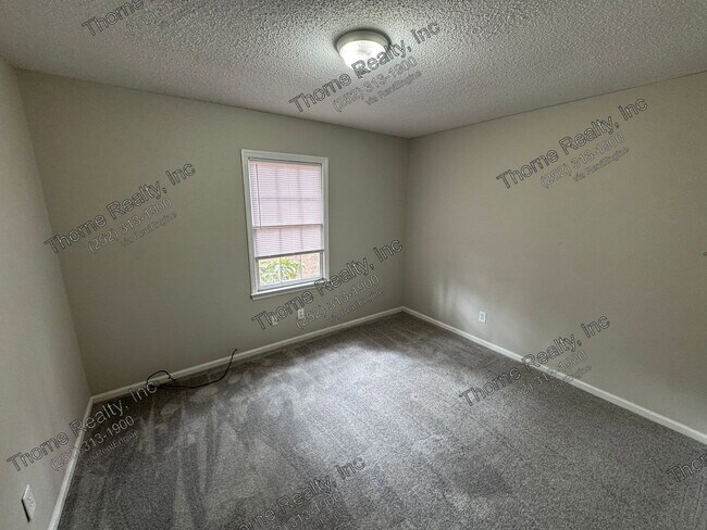 Building Photo - 2255 Sherwood Ave