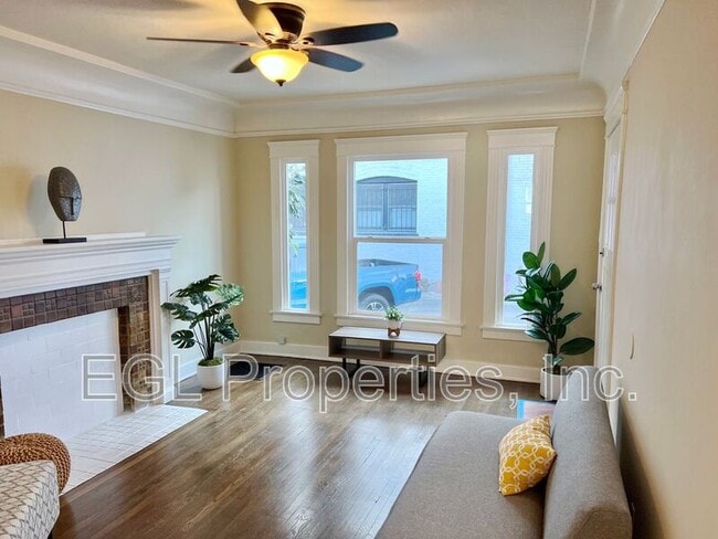 Primary Photo - 734 N Gramercy Pl