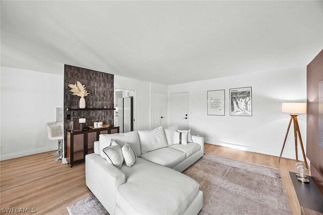 Building Photo - 3625 Boca Ciega Dr