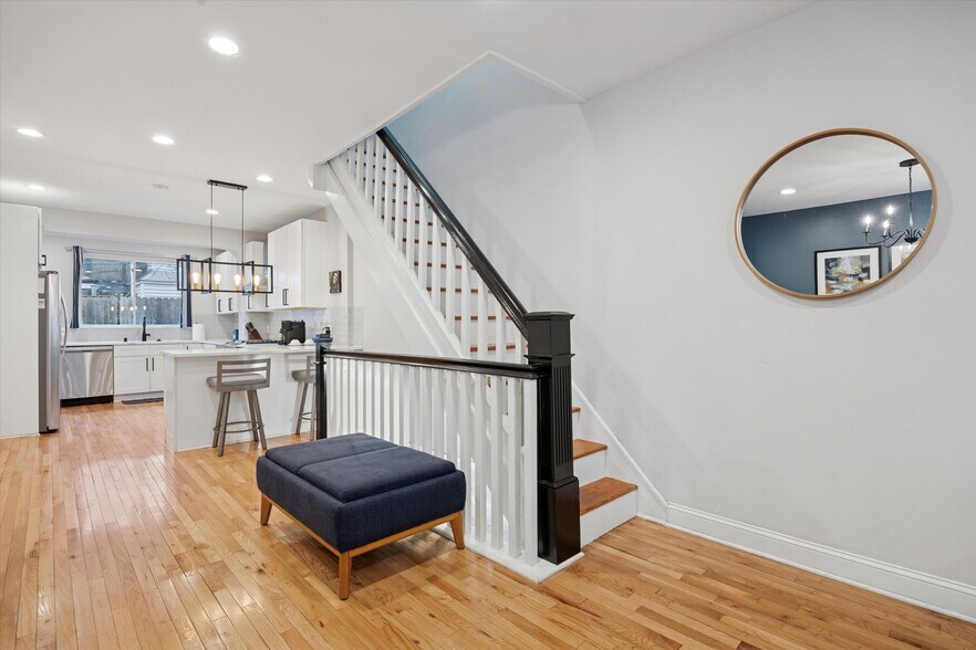 Building Photo - 1525 S 29th St
